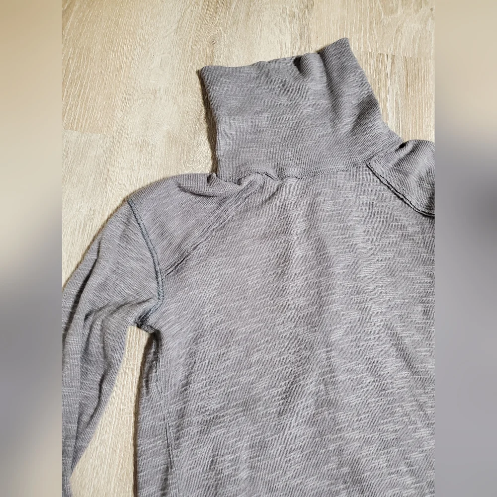 We The FREE PEOPLE Medium Oversized Mock Neck Ribbed Sweater Open Back Detail